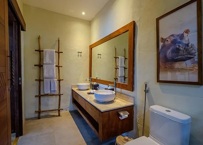 Orman Evi Mara River Safari Bali Keramas